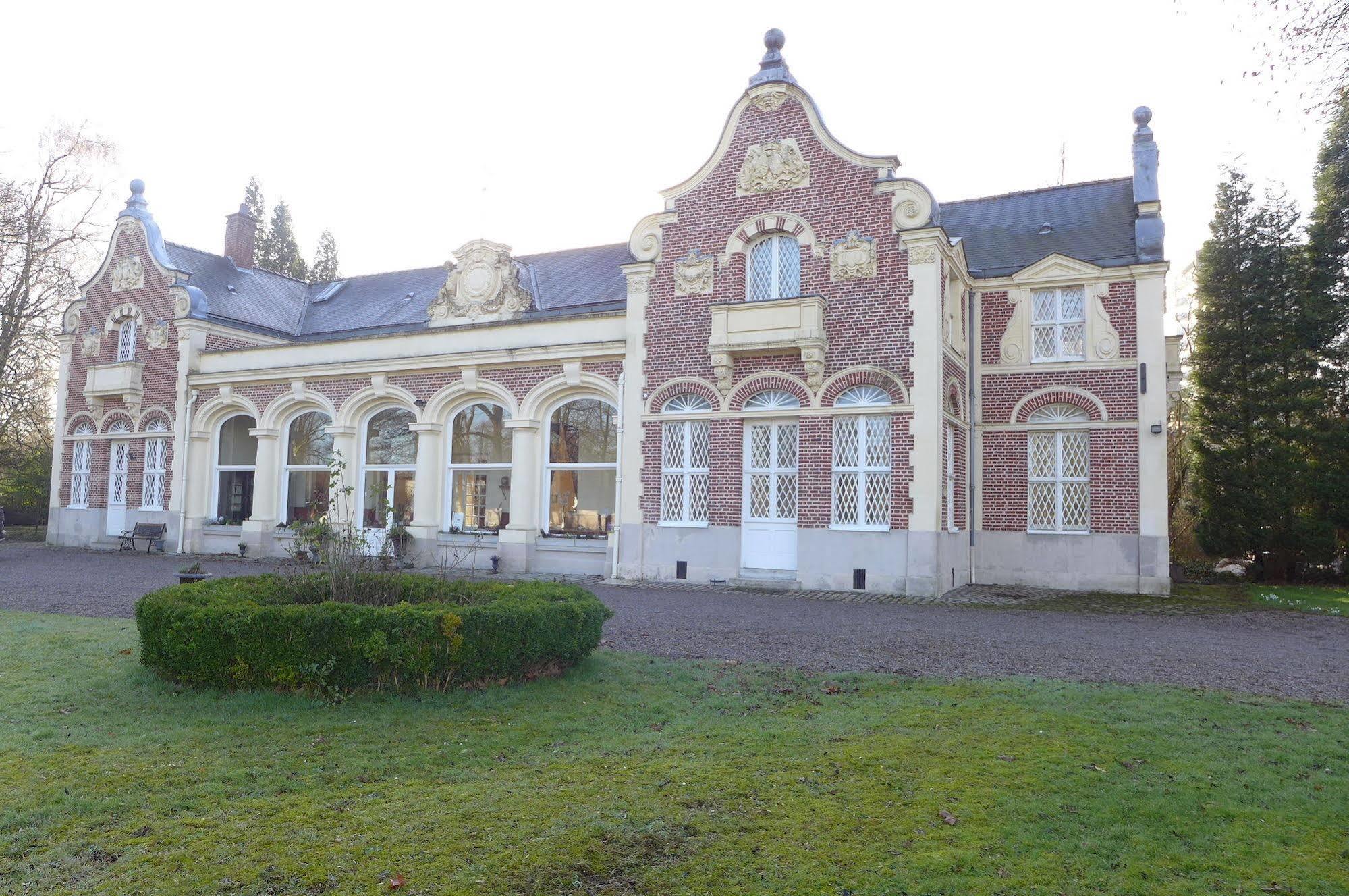Le Chateau Des Ormes Panzió Lambersart Kültér fotó
